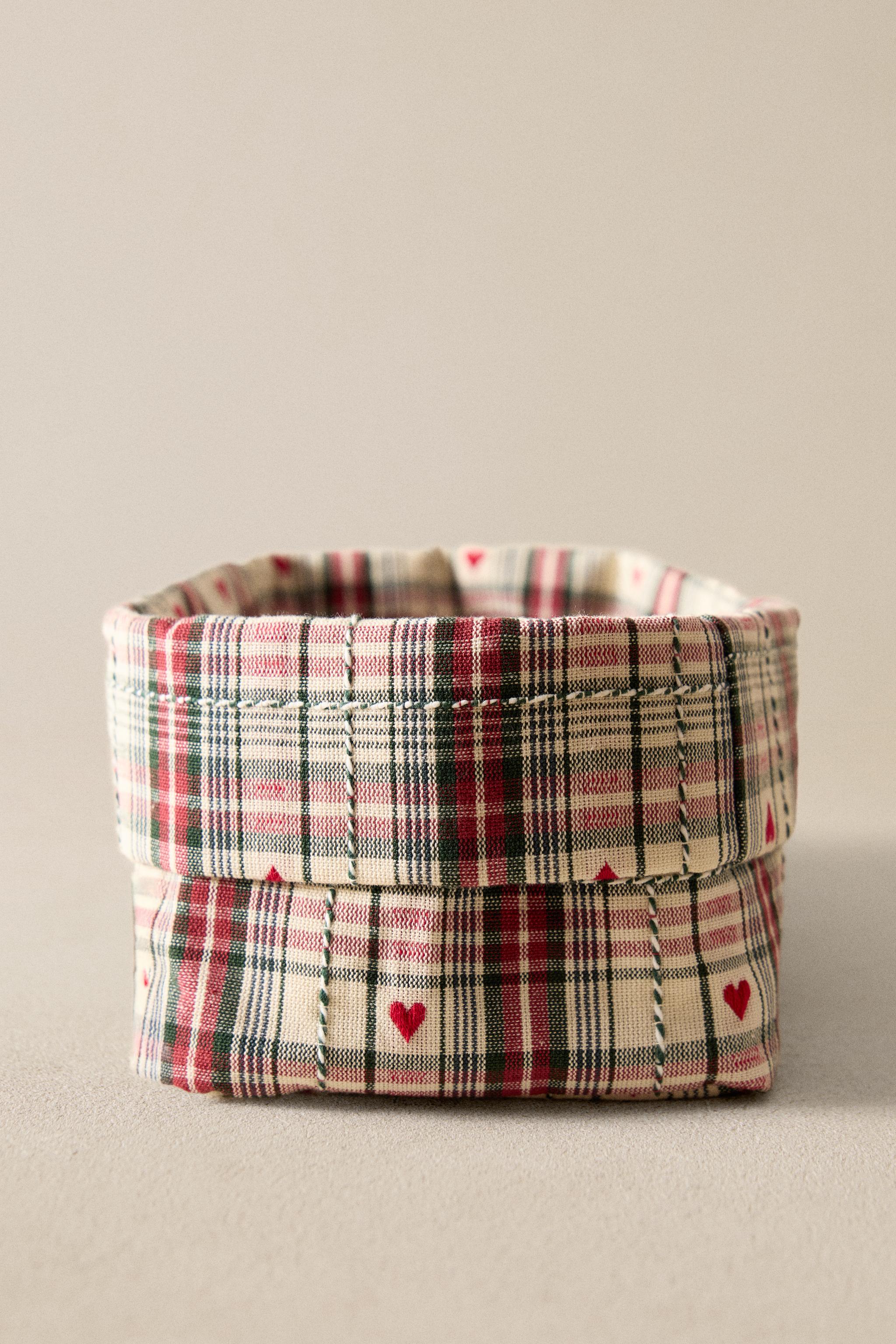 CHRISTMAS BREAD WITH HEARTS